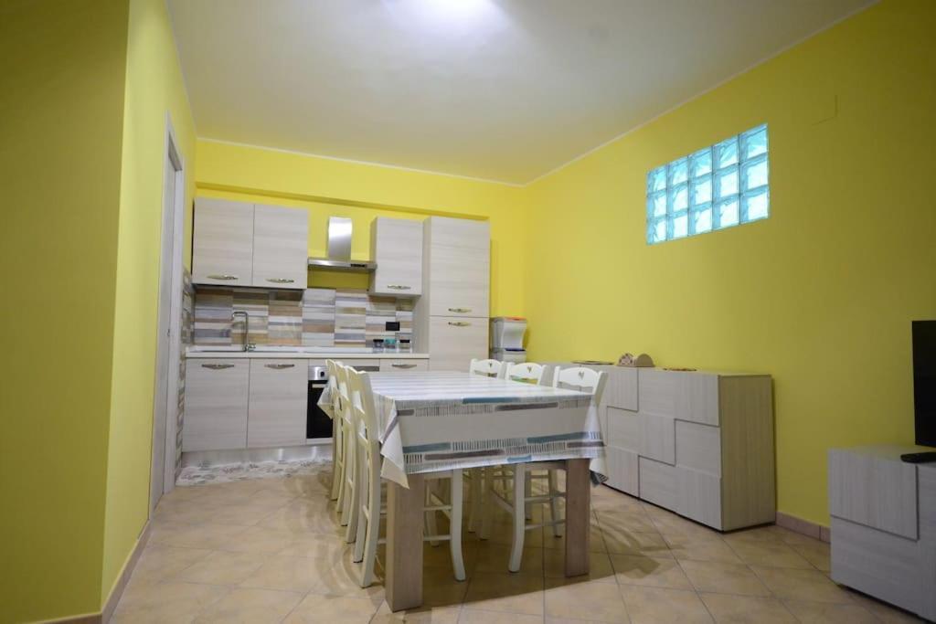 Casa Vacanza Donna Laura Barcellona Pozzo di Gotto Esterno foto